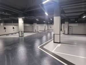 绿城集团苏州公司停车场环氧地坪 地面划线 交通设施项目由南京伊洁特斯公司施工
