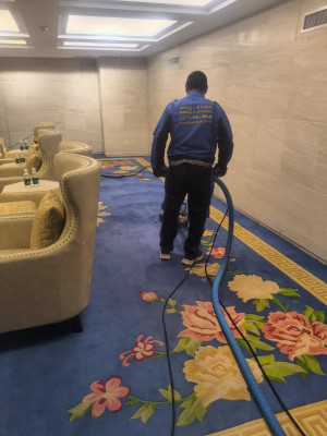 江苏省会议厅高端地毯无刷清洁及沙发清洗由南京伊洁特斯环境科技公司完成