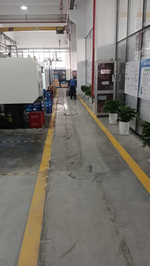 南京理工大学教学楼水磨石地面翻新，固化出新，修复项目由南京伊洁特斯环境科技有限公司施工