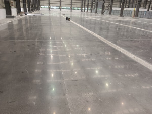 南京意航汽车配件有限公司厂房地坪固化项目由南京伊洁特斯环境科技有限公司施工中